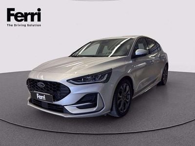 Moondust silver Usata 2024 Ford Focus ST-Line Berlina | 20.870 € (Buon prezzo)