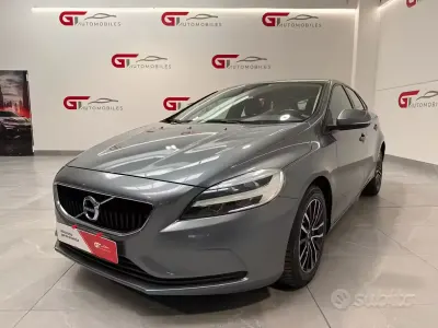 Usado Volvo V40 Business Edition 120 CV (88 kW) 2018 Gris Berlina