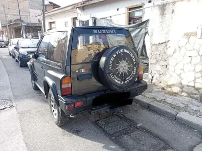 Usata Suzuki Vitara 79 CV (58 kW) 1992 Nero SUV