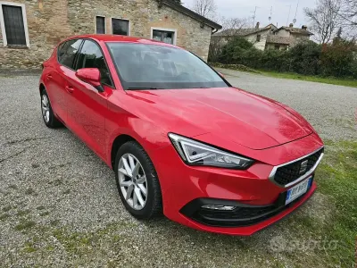 Gebraucht Seat Leon 131 PS (96 kW) 2022 Rot Limousine