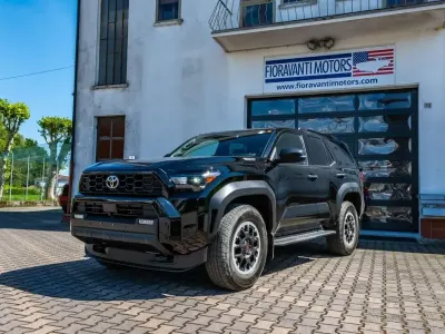 Nuova Toyota 4 Runner 326 CV (239 kW) 2026 Nero SUV