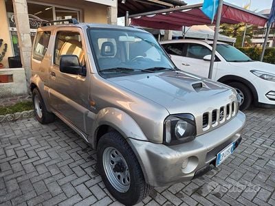 Usata Suzuki Jimny 65 CV (47 kW) 2004 Beige SUV