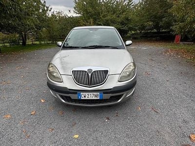Usata Lancia Ypsilon 69 CV (50 kW) 2005 Grigio Utilitaria