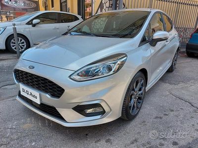Usata Ford Fiesta ST-Line 100 CV (73 kW) 2018 Grigio Berlina