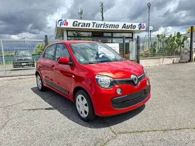 Usado Renault Twingo SE 71 CV (52 kW) 2017 Rojo Utilitario
