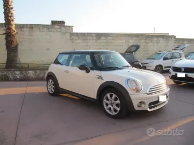 Usata Mini Cooper D 109 CV (80 kW) 2008 Beige Utilitaria