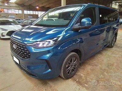 Usata Ford Tourneo Titanium 136 CV (100 kW) 2024 Blu Monovolume