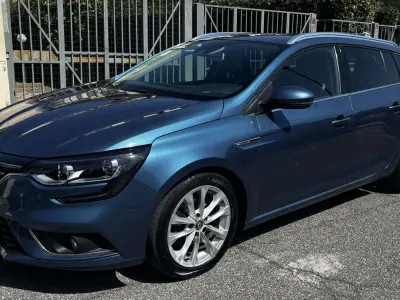Usata Renault Mégane GrandTour Intens 110 CV (80 kW) 2017 Bluazzurro Station wagon