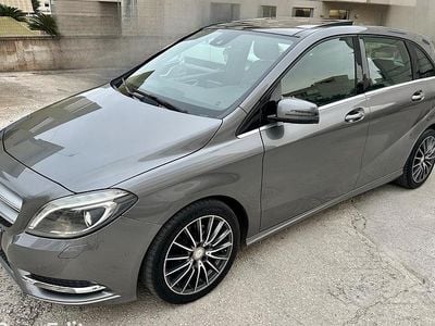 Usata Mercedes B200 Premium 156 CV (114 kW) 2012 Grigio Monovolume