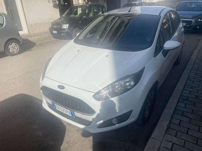 Usata Ford Fiesta 60 CV (44 kW) 2016 Bianco Berlina