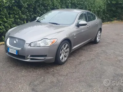Usata Jaguar XF 240 CV (176 kW) 2011 Marrone Berlina