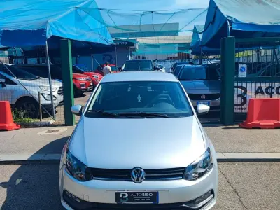 Usata VW Polo Trendline 60 CV (44 kW) 2014 Argento Berlina