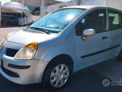 Usata Renault Modus 86 CV (63 kW) 2005 Grigio Monovolume