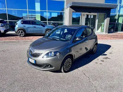 Usata Lancia Ypsilon S 69 CV (50 kW) 2024 Grigio Utilitaria
