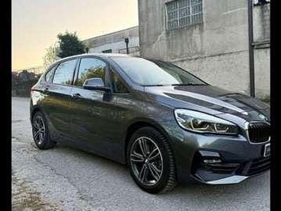 Gebraucht BMW 218 Active Tourer 150 PS (110 kW) 2019 Grau Van / Kleinbus