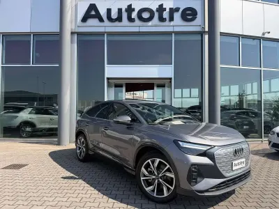 Usata Audi Q4 e-tron 150 kW (204 CV) 2023 Grigio SUV