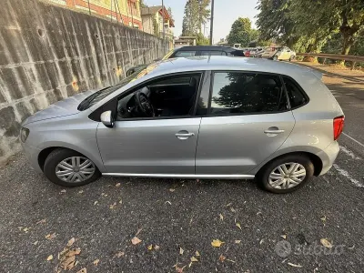 Usata VW Polo Trendline 75 CV (55 kW) 2015 Grigio Berlina