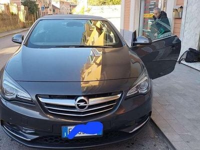 Usata Opel Cascada Cosmo 165 CV (121 kW) 2013 Grigio Cabrio