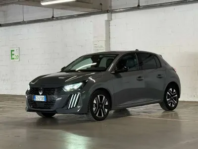 Usata Peugeot 208 Allure 101 CV (74 kW) 2025 Grigio Utilitaria