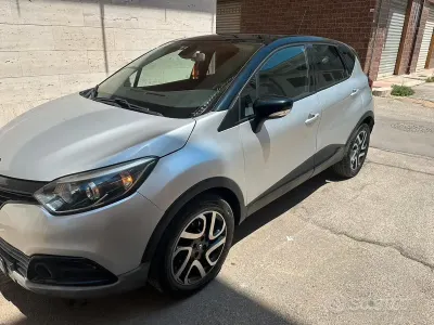 Usata Renault Captur 110 CV (80 kW) 2017 Grigio SUV