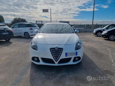 Usata Alfa Romeo Giulietta Exclusive 105 CV (77 kW) 2015 Bianco Berlina