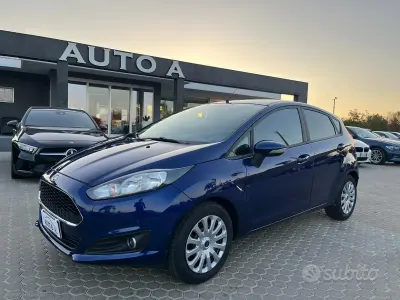 Usata Ford Fiesta Titanium 75 CV (55 kW) 2016 Blu Utilitaria