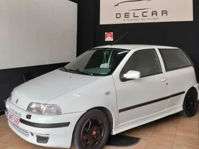 Usata Fiat Punto 133 CV (97 kW) 1994 Bianco Berlina