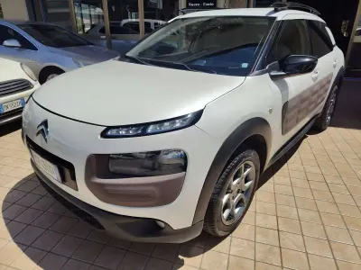 Usata Citroën C4 Shine 99 CV (72 kW) 2015 Bianco SUV