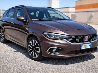 Usata Fiat Tipo Lounge 120 CV (88 kW) 2020 Marrone Station wagon
