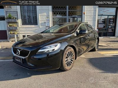 Occasion Volvo V40 Momentum 120 ch (88 kW) 2018 Noir Berline