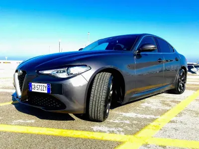 Usata Alfa Romeo Giulia Super 200 CV (147 kW) 2019 Grigio Berlina