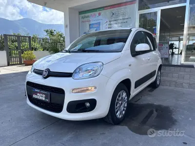 Usata Fiat Panda Lounge 69 CV (50 kW) 2019 Bianco Utilitaria