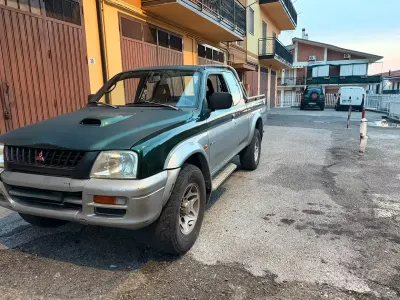 Usata Mitsubishi L200