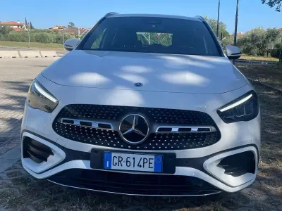 Usata Mercedes GLA180 AMG Line Premium 116 CV (85 kW) 2023 Bianco SUV
