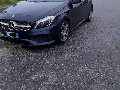 Usata Mercedes A180 Premium 109 CV (80 kW) 2018 Blu/azzurro Berlina