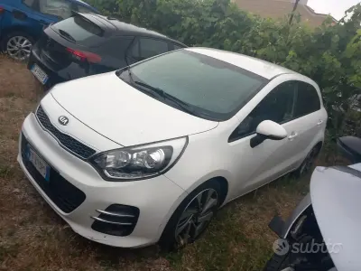 Usata Kia Rio Active 90 CV (66 kW) 2016 Bianco Utilitaria