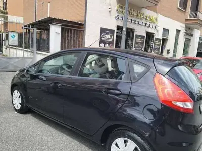 Usata Ford Fiesta 82 CV (60 kW) 2011 Nero Berlina