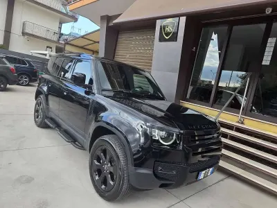Usata Land Rover Defender SE Dynamic 200 CV (147 kW) 2023 Nero SUV