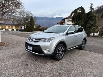 Usata Toyota RAV4 Lounge 124 CV (91 kW) 2014 Grigio SUV