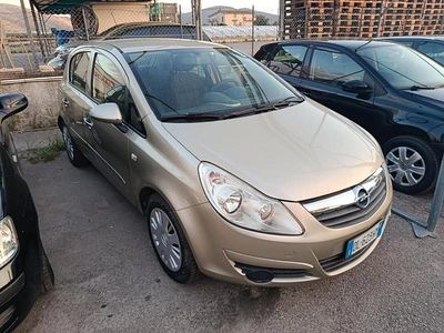Usata Opel Corsa Enjoy 89 CV (65 kW) 2007 Oro Berlina