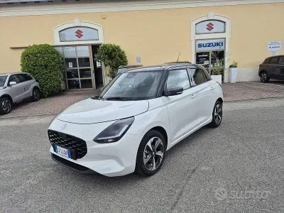 Usata Suzuki Swift 83 CV (61 kW) 2024 Bianco Utilitaria