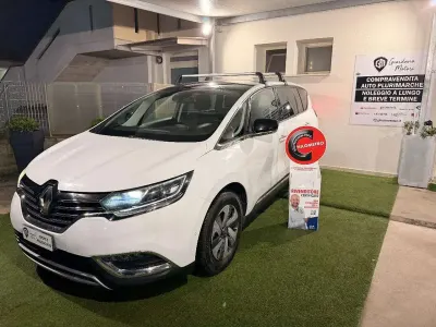 Käytetty Renault Espace Zen 160 HP (117 kW) 2015 Valkoinen Tila-auto