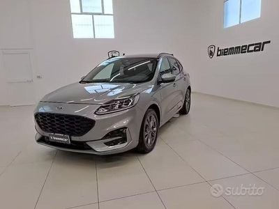 Usata Ford Kuga ST-Line 120 CV (88 kW) 2023 Grigio SUV