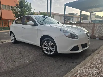 Usata Alfa Romeo Giulietta 105 CV (77 kW) 2015 Bianco Utilitaria