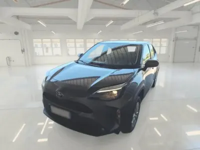 Usata Toyota Yaris Cross Business Edition 92 CV (67 kW) 2022 Grigio SUV