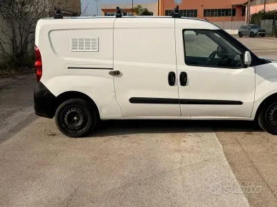 Usata Fiat Doblò 103 CV (75 kW) 2016 Bianco Monovolume