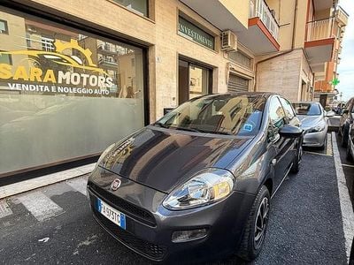 Usata Fiat Punto Lounge 69 CV (50 kW) 2016 Grigio Utilitaria