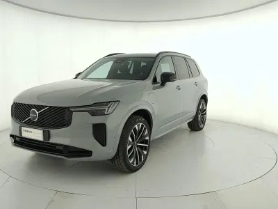 Usata Volvo XC90 Plus 455 CV (334 kW) 2025 Grigio SUV