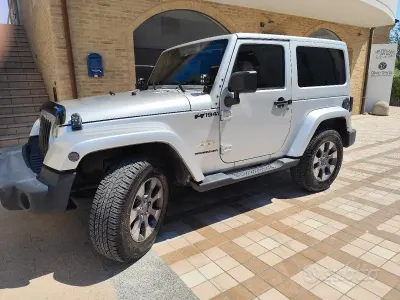 Usata Jeep Wrangler Sahara 200 CV (147 kW) 2011 Grigio SUV