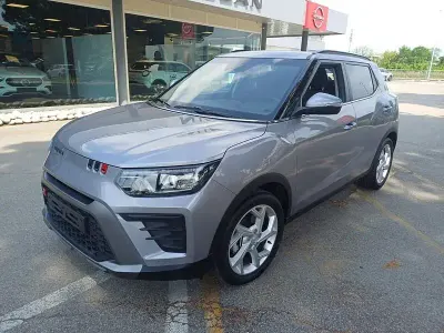 Nuova Ssangyong (KGM) Tivoli 163 CV (119 kW) 2026 Argento SUV